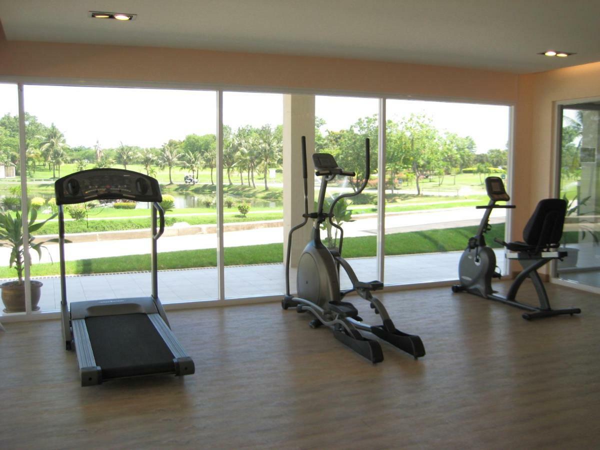 Uniland Golf & Resort Nakhon Pathom Esterno foto